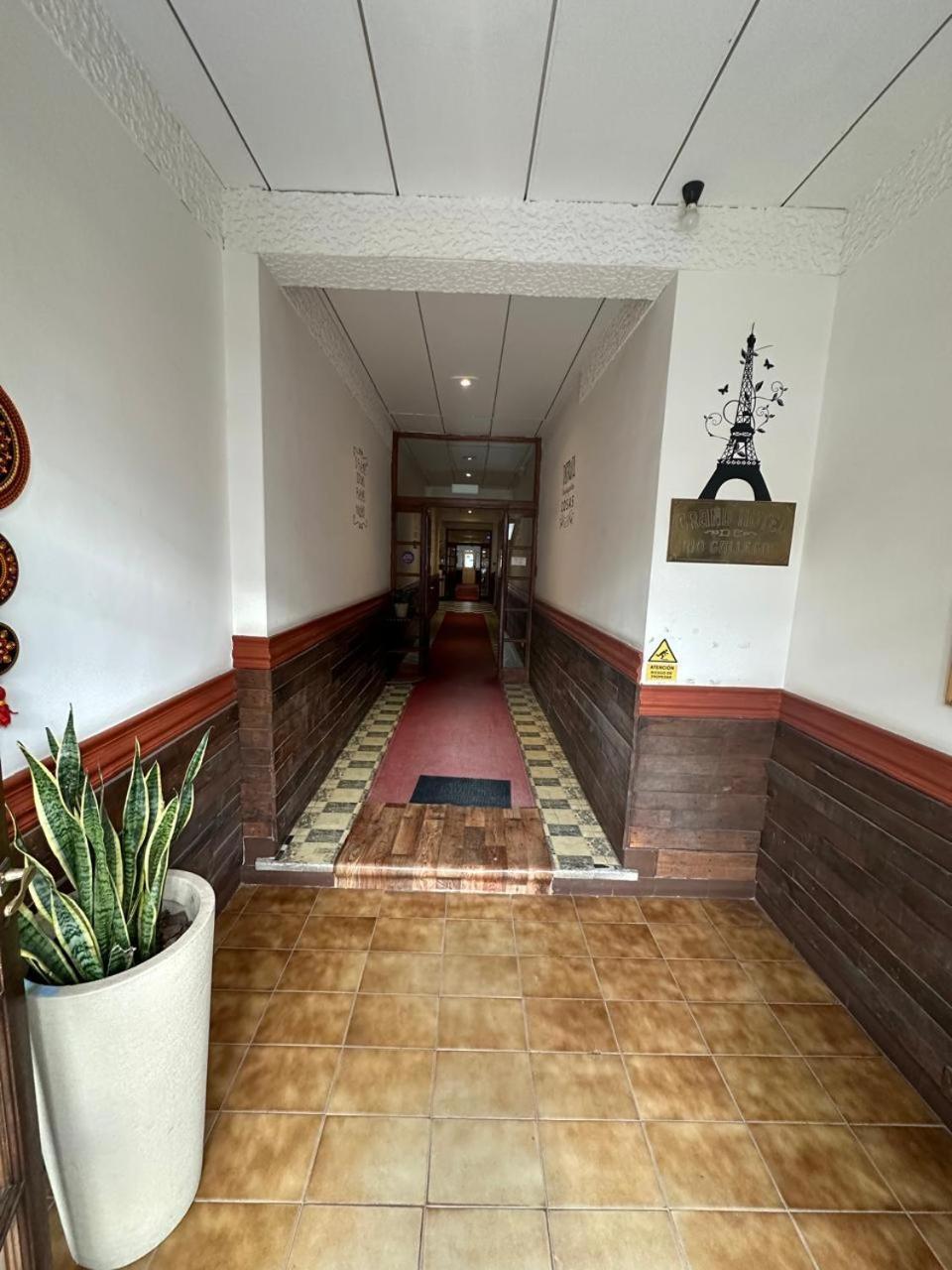 Hotel Paris Rio Gallegos Exterior photo